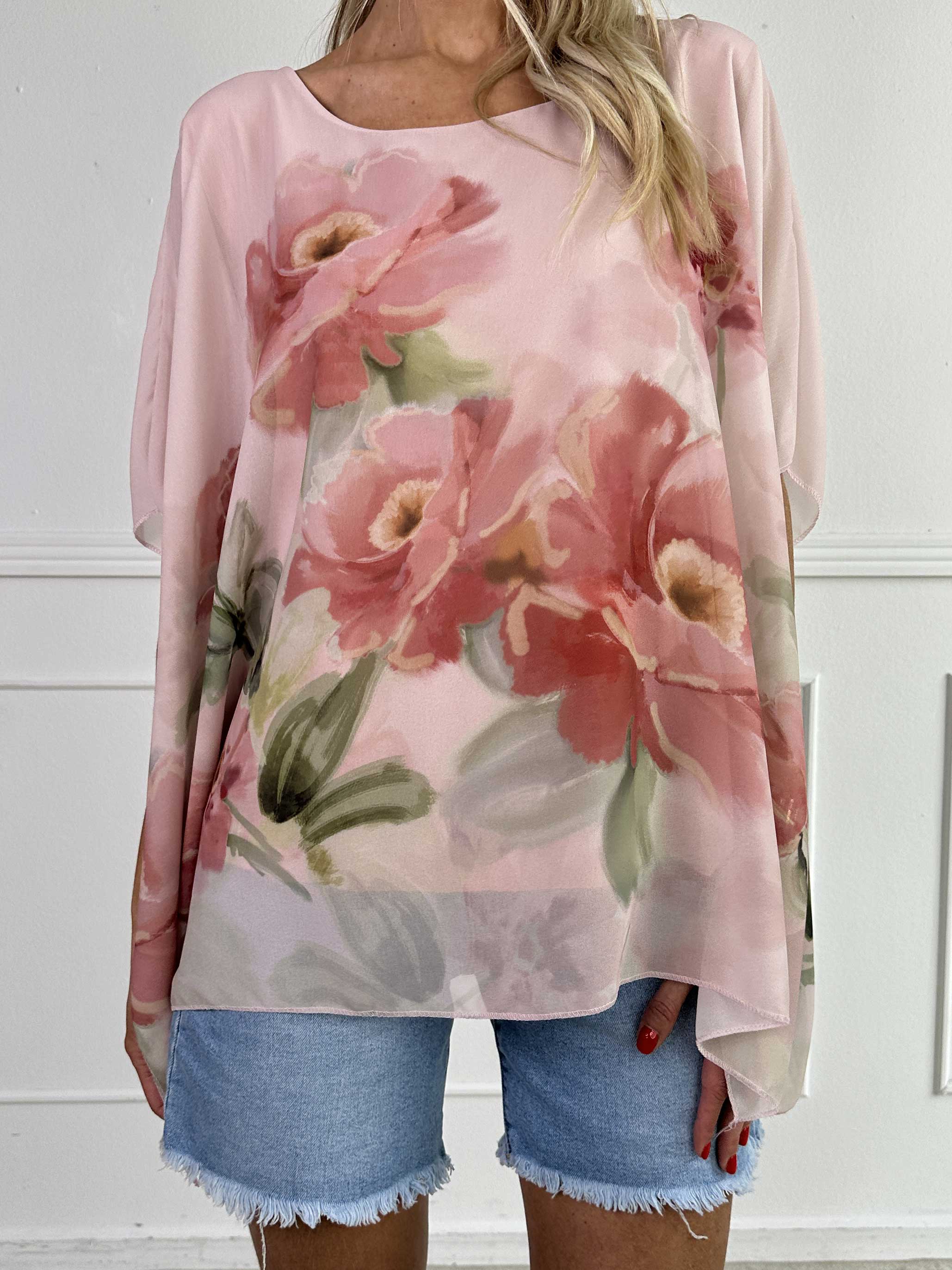 Mirabella Shirt - Söt tunika med löst chiffonglager med blommiga motiv